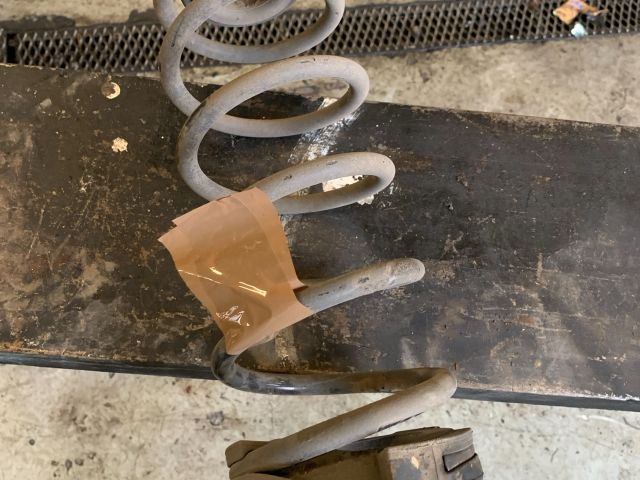 bontott KIA CARENS Hátsó Rugó