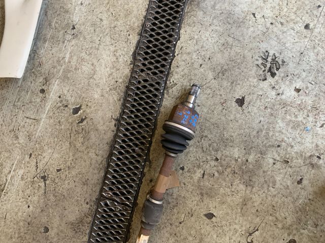 bontott KIA CARENS Jobb Féltengely