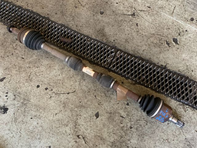 bontott KIA CARENS Jobb Féltengely