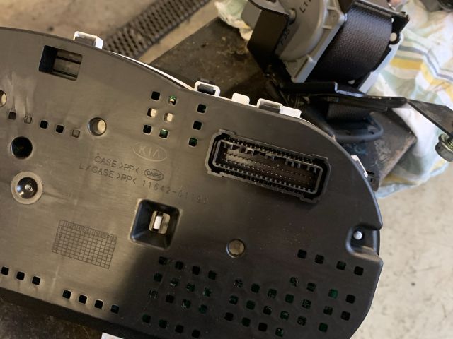 bontott KIA CARENS Kilométeróra