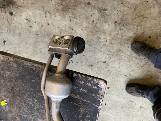 bontott KIA CARENS Klíma Cső