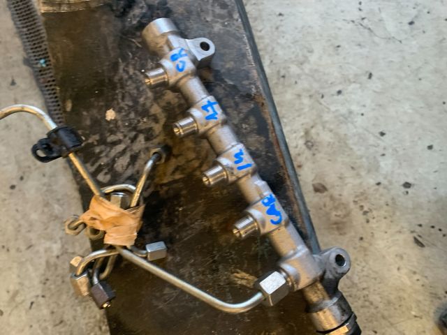 bontott KIA CARENS Közösnyomócső