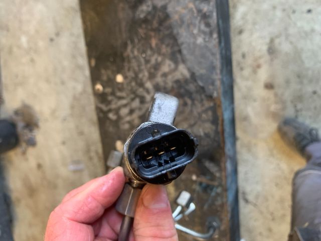 bontott KIA CARENS Közösnyomócső