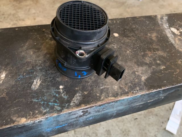 bontott KIA CARENS Légtömegmérő