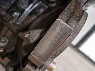 bontott KIA CARENS Motor (Fűzött blokk hengerfejjel)