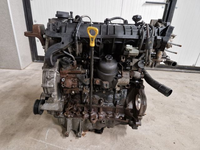 bontott KIA CARENS Motor (Fűzött blokk hengerfejjel)