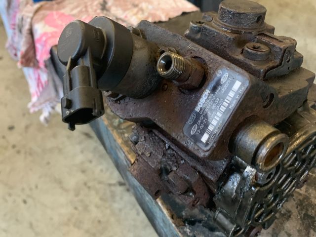 bontott KIA CARENS Nagynyomású Szivattyú