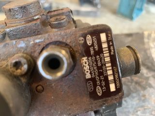 bontott KIA CARENS Nagynyomású Szivattyú