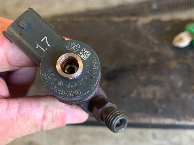 bontott KIA CARENS Porlasztó (1 db)