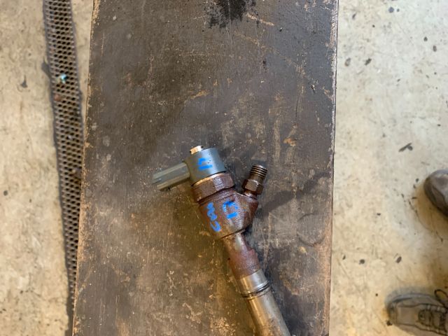 bontott KIA CARENS Porlasztó (1 db)