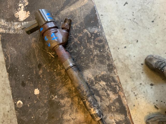 bontott KIA CARENS Porlasztó (1 db)