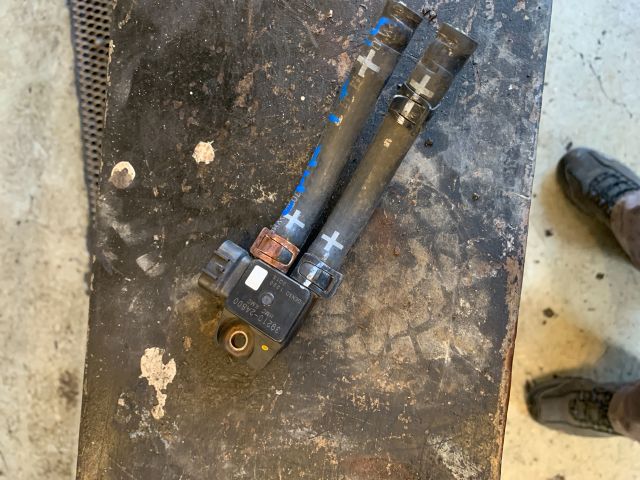 bontott KIA CARENS Részecskeszűrő Nyomásérzékelő