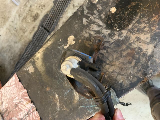 bontott KIA CARENS Turbó Vákum Szelep