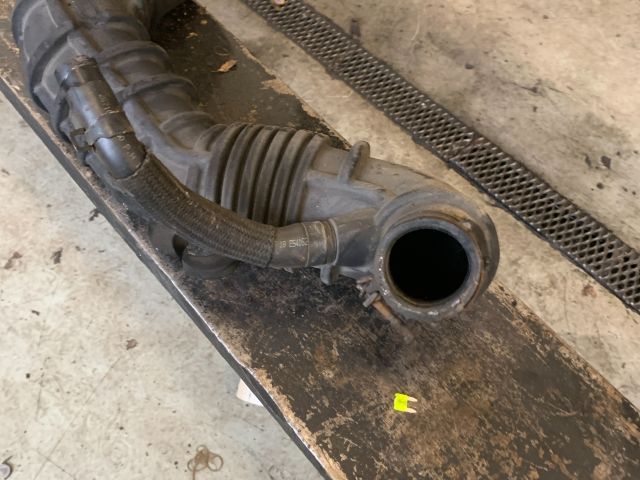 bontott KIA CARENS Turbócső