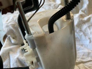 bontott KIA CARENS Üzemanyag Szivattyú