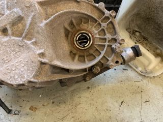 bontott KIA CARENS Váltó (Mechanikus)