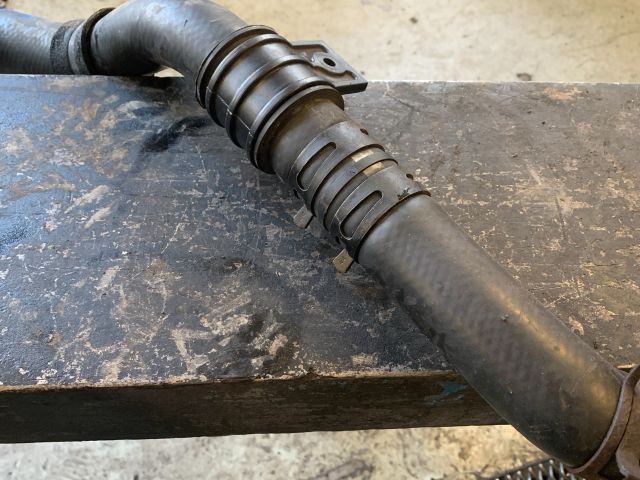 bontott KIA CARENS Vízcső