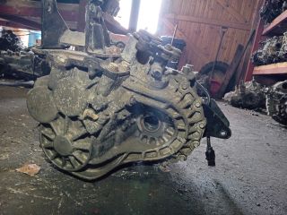 bontott KIA CARENS Váltó (Mechanikus)