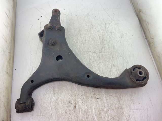 bontott KIA CARENS Jobb első Lengőkar