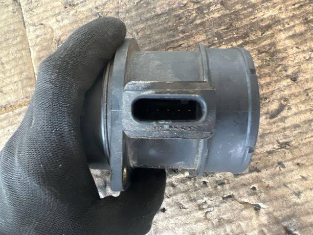 bontott KIA CARENS Légtömegmérő