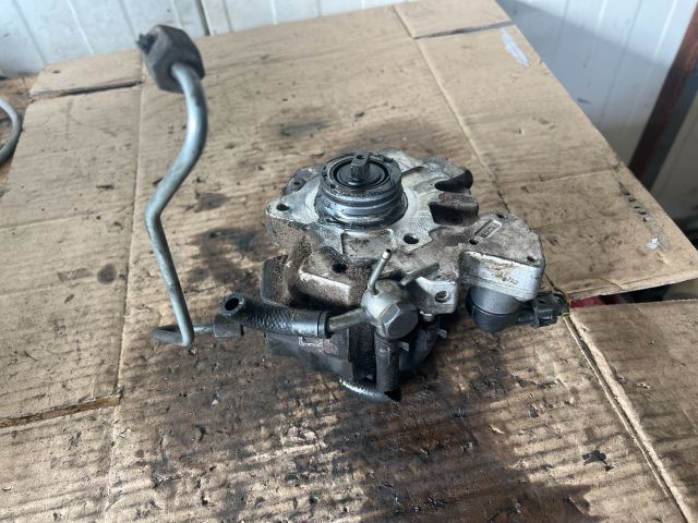 bontott KIA CARENS Nagynyomású Szivattyú