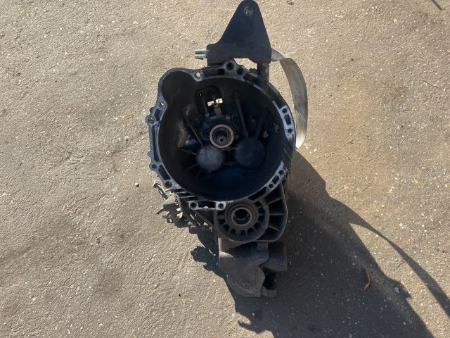 bontott KIA CARENS Váltó (Mechanikus)