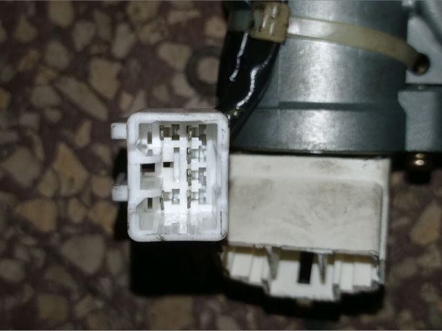 bontott KIA CARENS Gyújtáskapcsoló Házzal