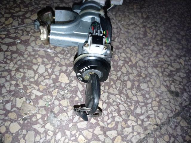 bontott KIA CARENS Gyújtáskapcsoló Házzal