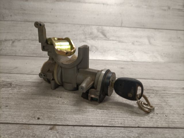 bontott KIA CARENS Gyújtáskapcsoló