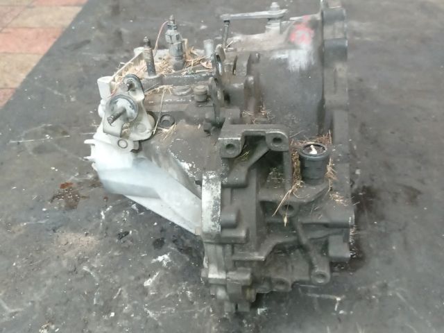 bontott KIA CARENS Váltó (Mechanikus)