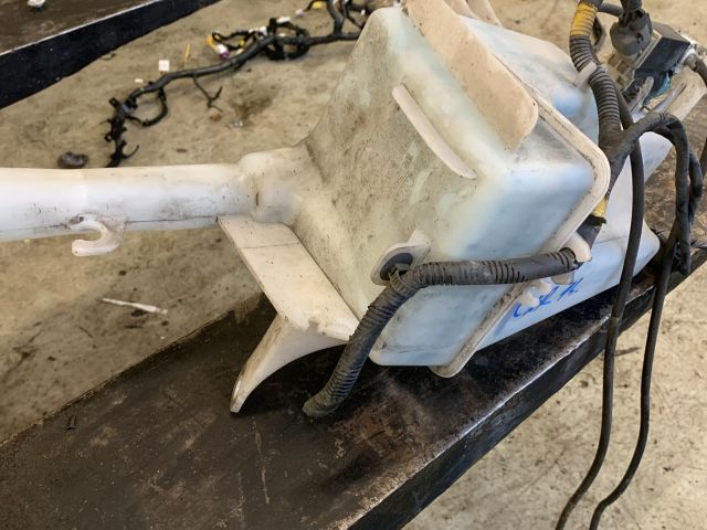 bontott KIA CARENS Ablakmosó Tartály