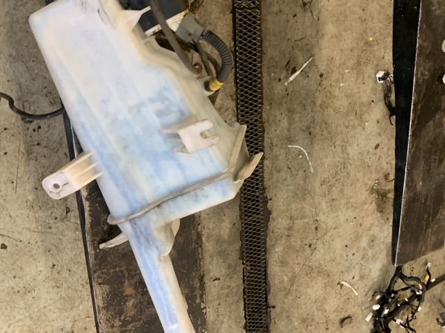 bontott KIA CARENS Ablakmosó Tartály