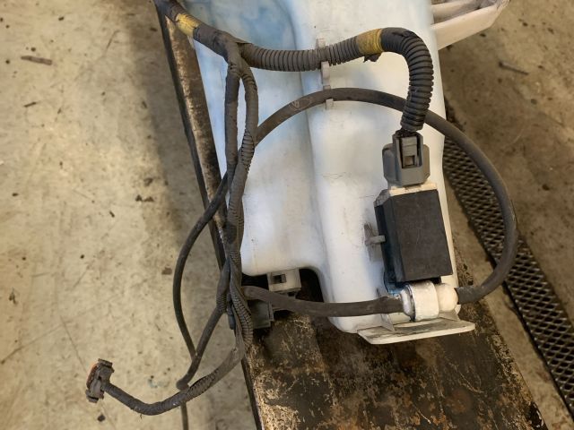 bontott KIA CARENS Ablakmosó Tartály