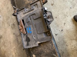 bontott KIA CARENS Akkumulátor Tartó