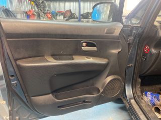 bontott KIA CARENS Bal első Ablakemelő Szerkezet (Elektromos)