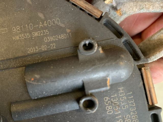 bontott KIA CARENS Bal első Ablaktörlő Motor