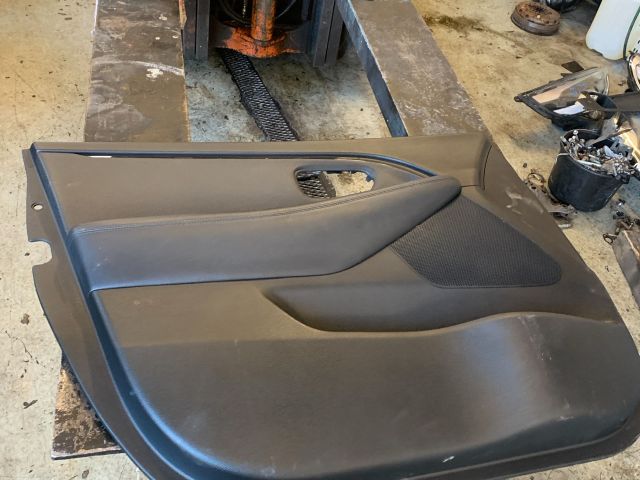 bontott KIA CARENS Bal első Ajtó Kárpit