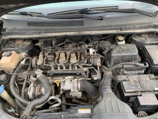 bontott KIA CARENS Bal első Ajtó (Üres lemez)