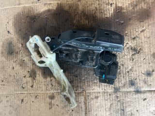 bontott KIA CARENS Bal első Ajtózár