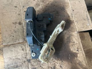 bontott KIA CARENS Bal első Ajtózár