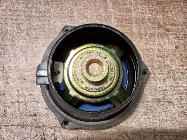 bontott KIA CARENS Bal első Hangszóró