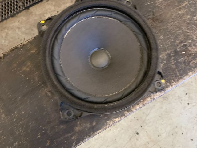 bontott KIA CARENS Bal első Hangszóró