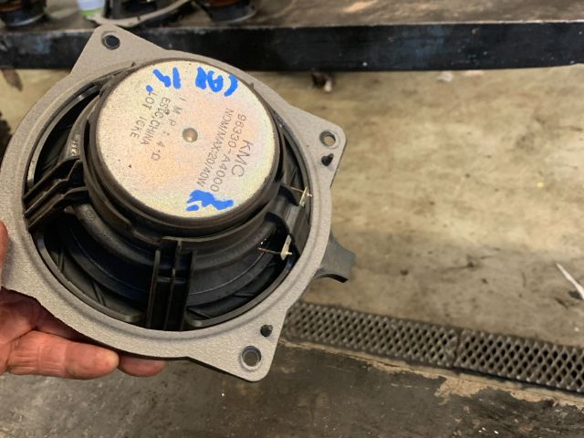 bontott KIA CARENS Bal első Hangszóró