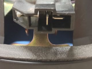 bontott KIA CARENS Bal első Hangszóró