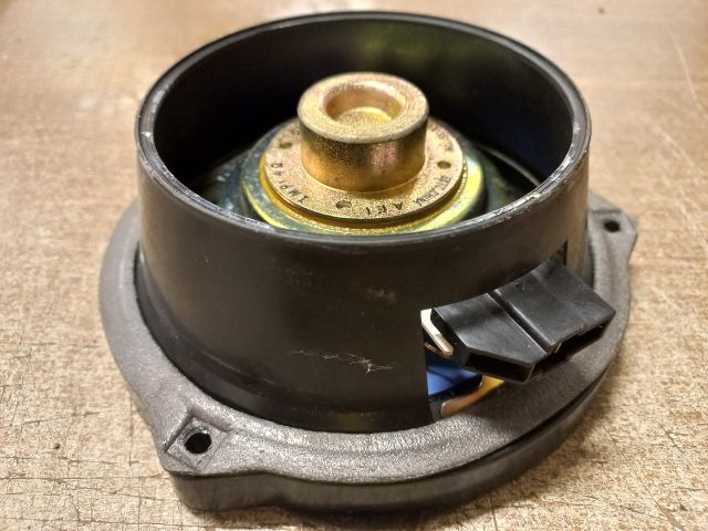 bontott KIA CARENS Bal első Hangszóró