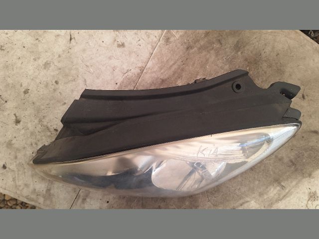 bontott KIA CARENS Bal Fényszóró