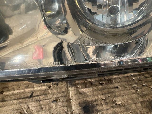 bontott KIA CARENS Bal Fényszóró