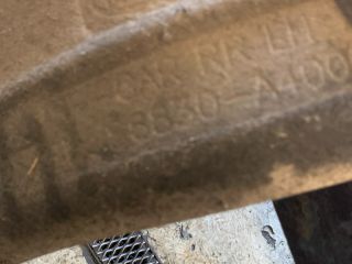 bontott KIA CARENS Bal hátsó Hátsó Dobbetét (Kerékjárati, Műanyag)