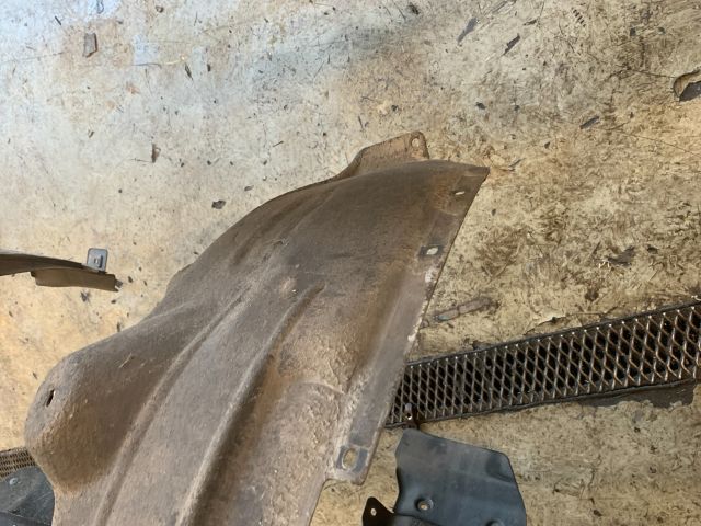 bontott KIA CARENS Bal hátsó Hátsó Dobbetét (Kerékjárati, Műanyag)