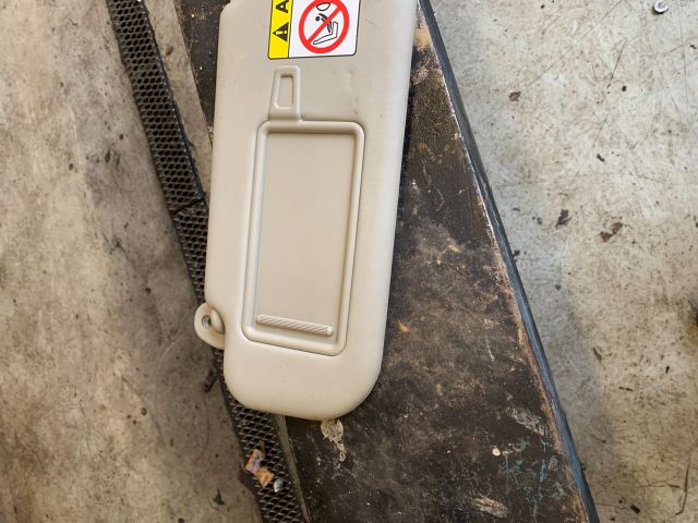 bontott KIA CARENS Bal Napellenző